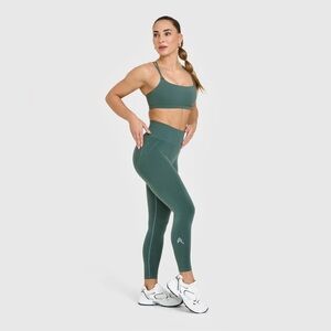 ONER ACTIVE EFFORTLESS SEAMLESS LEGGINGS. iced green. Size M